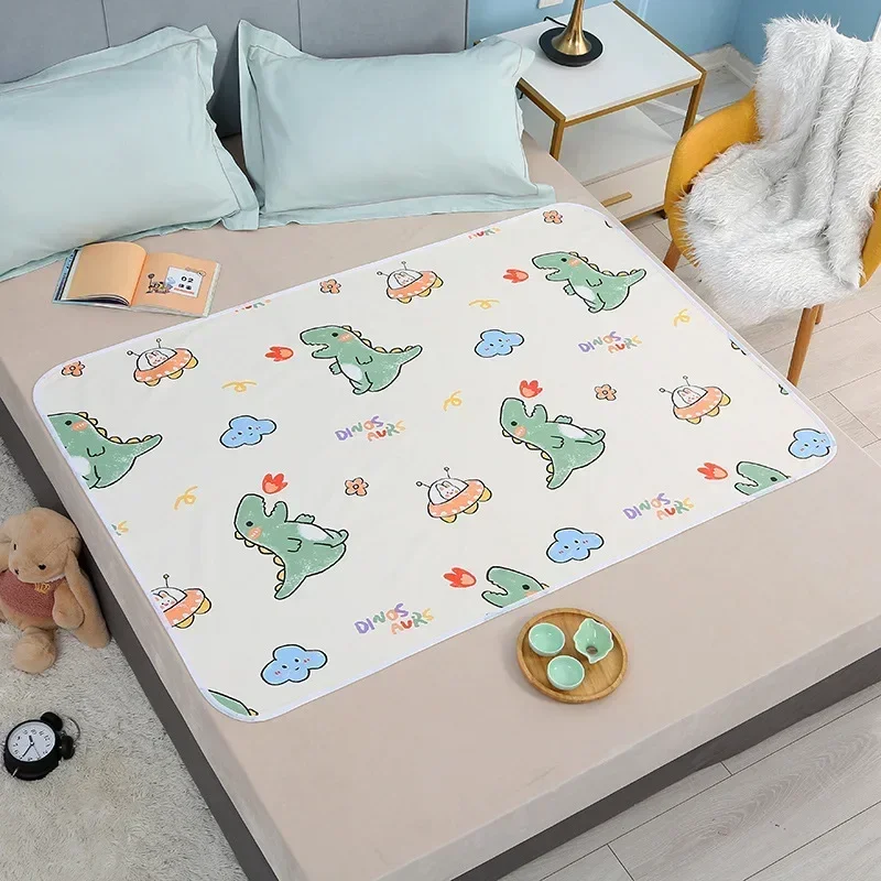 Newborn Cartoon Urine Pad Port - Diaper Changing Mat recension och pris
